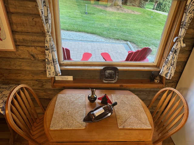 Vintage View Cottage Kitchen Table