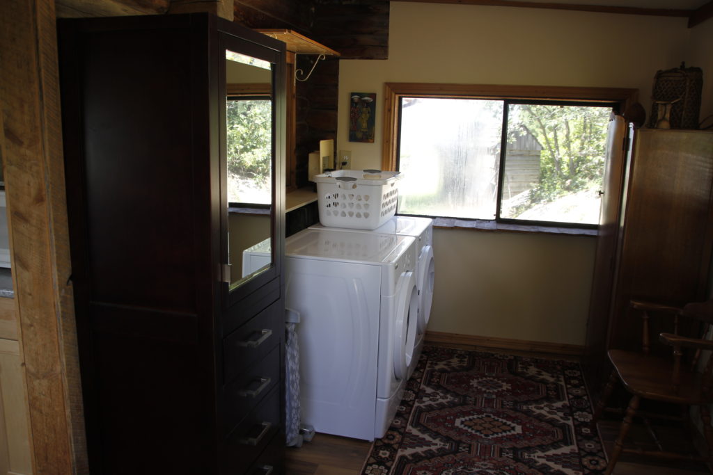 Vintage View Cottage Washer/Dryer